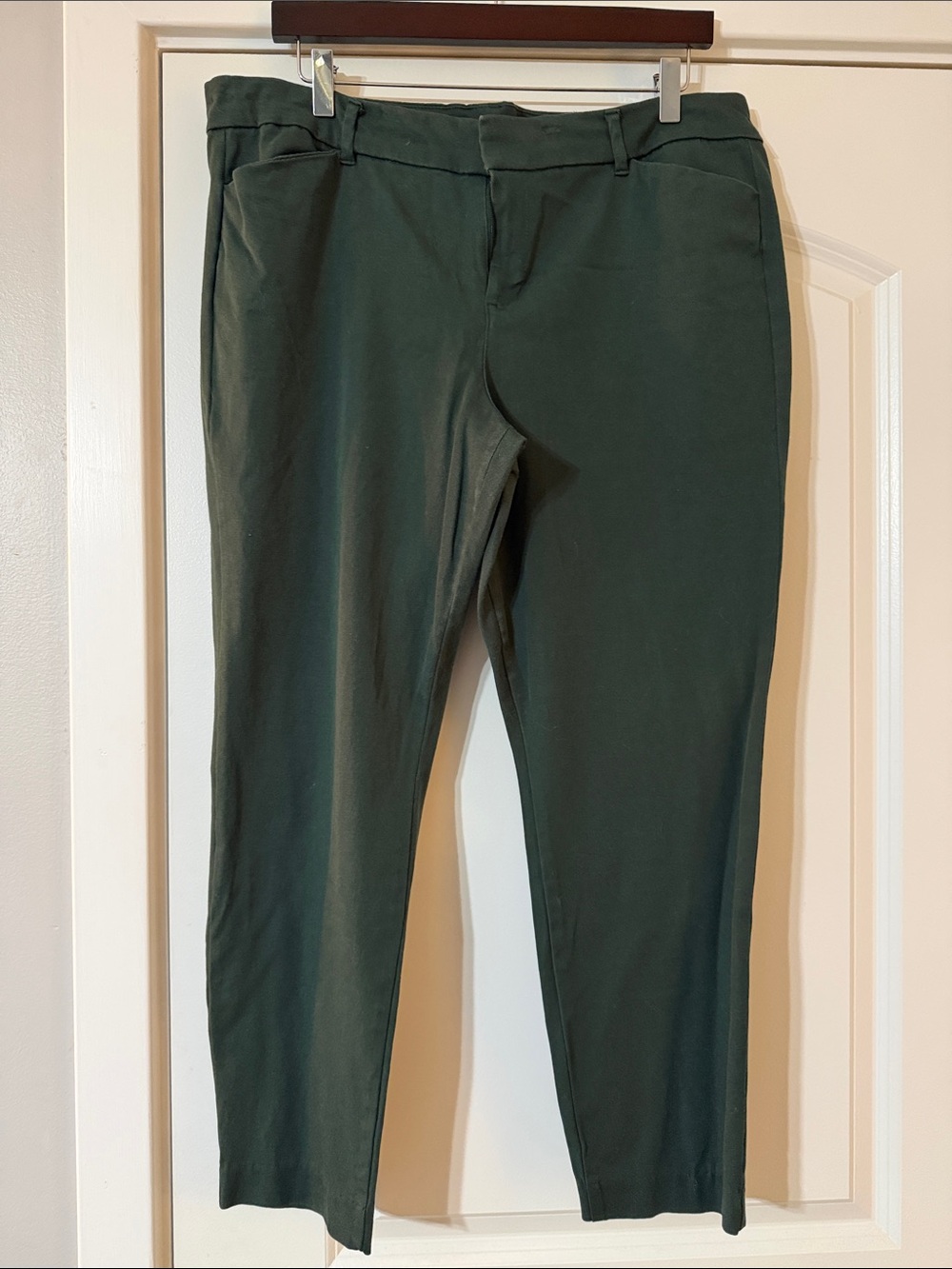 Old Navy Dark Green Cropped Pants